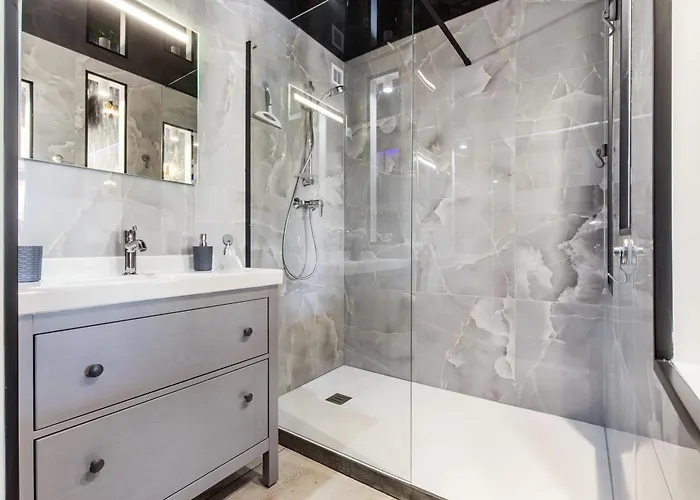 Reformado Con Terraza En Héliopolis Pueblo Naturista Cap Dag