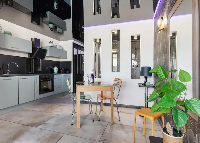 Apartamento Reformado Con Terraza En Héliopolis Pueblo Naturista Cap Dag *