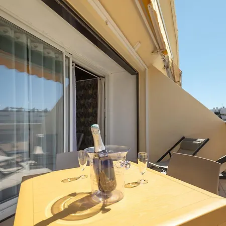 Rénové Avec Terrasse à Héliopolis Village Naturiste * Agde