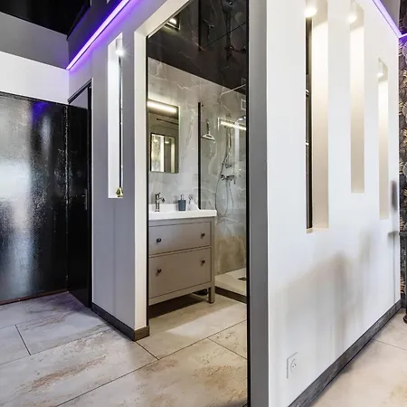 Appartement Gerenoveerd Met Terras In Héliopolis Village Naturiste Cap D Agde