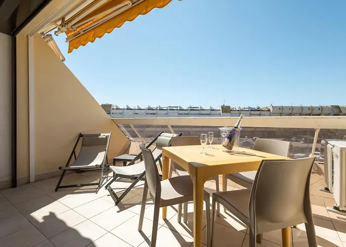 Gerenoveerd Met Terras In Héliopolis Village Naturiste Cap D