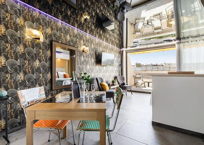 Gerenoveerd Met Terras In Héliopolis Village Naturiste Cap D Appartement