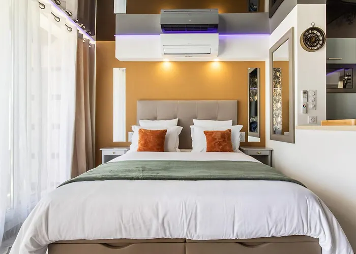 Gerenoveerd Met Terras In Héliopolis Village Naturiste Cap D Appartement